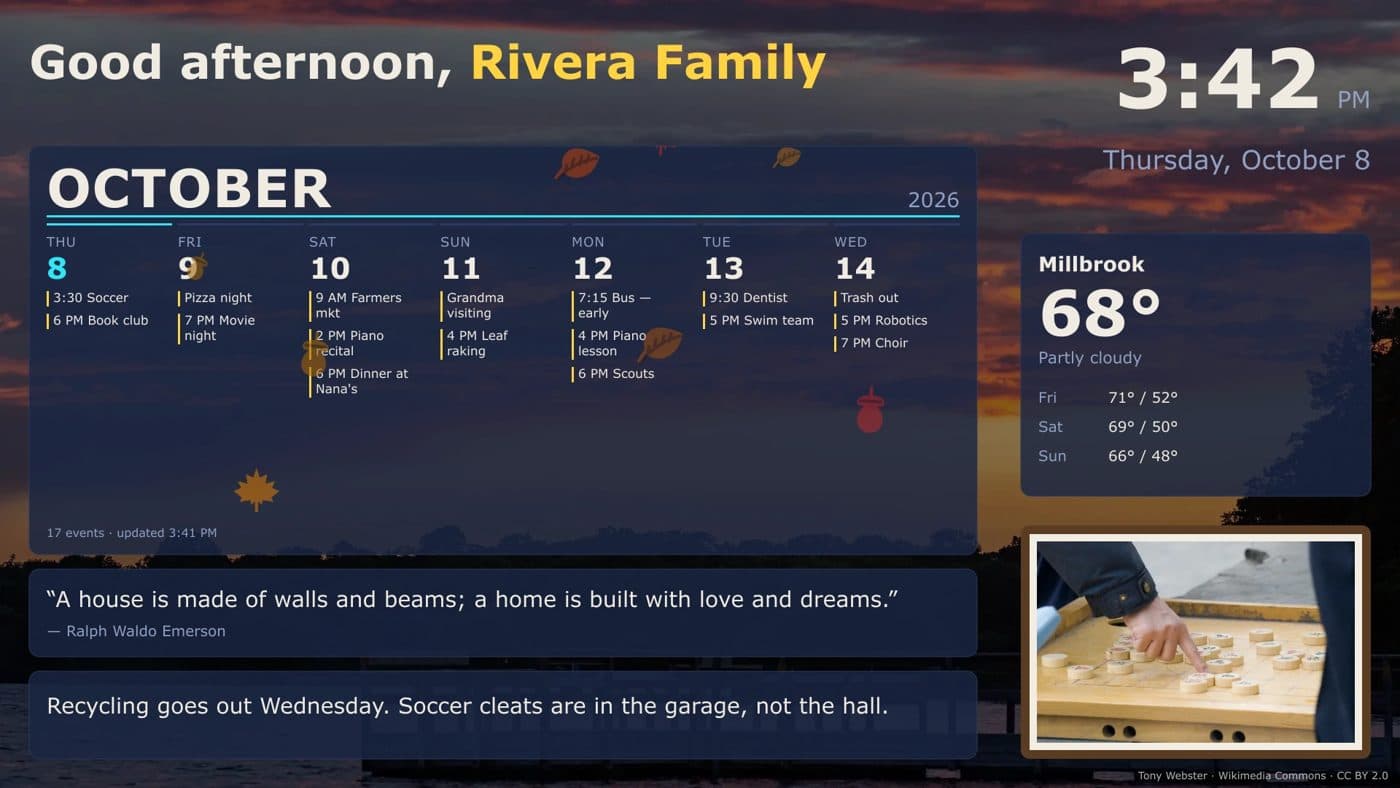 Free Family Display board showing a week calendar, weather forecast, a photo and household notes